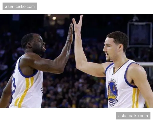 灰熊主教练詹金斯与球队达成多年续约协议 灰熊主教练詹金斯与球队达成多年续约协议