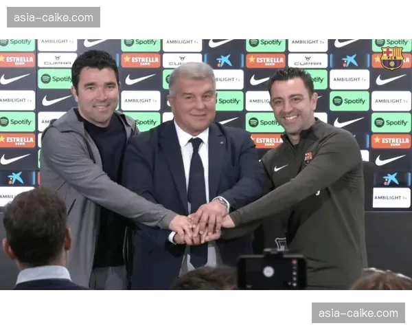 赛后更衣室：输掉德比后，巴萨主帅哈维要求全队保持冷静