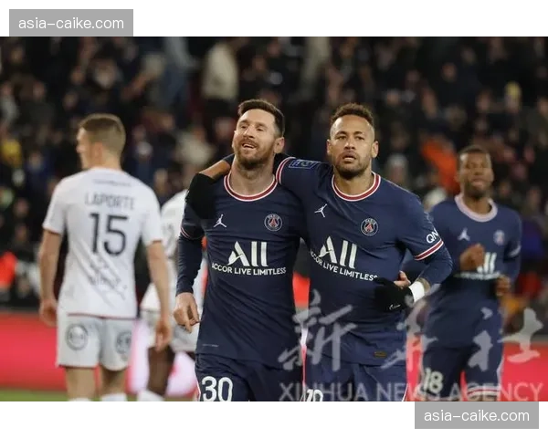 巴黎举办足球数据可视化展览，展出历年法甲压迫热点图演变