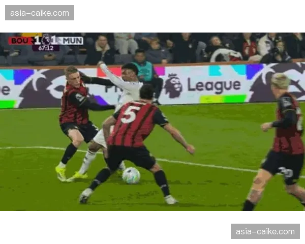 点球,红牌,VAR复核:英格兰2-1险胜丹麦一役的全过程 点球,红牌,VAR复核:英格兰2-1险胜丹麦一役的全过程