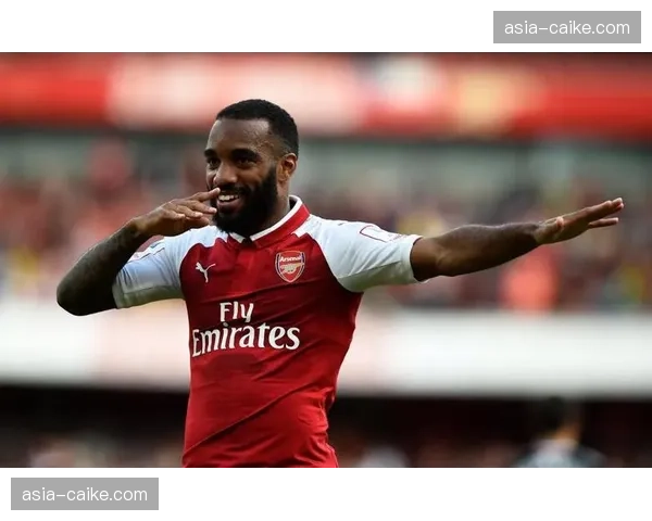 拉卡泽特拒绝英超报价，确认留守里昂至赛季结束